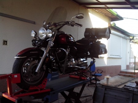 Zdvihnutie a výmena pneu z predu